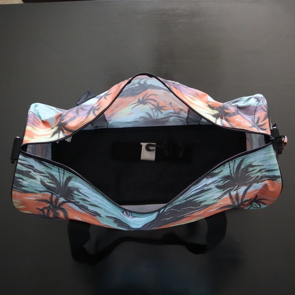 Dickies Duffle Bag - Picture 6 of 11